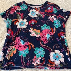 Floral t-shirt ✨LAST CHANCE